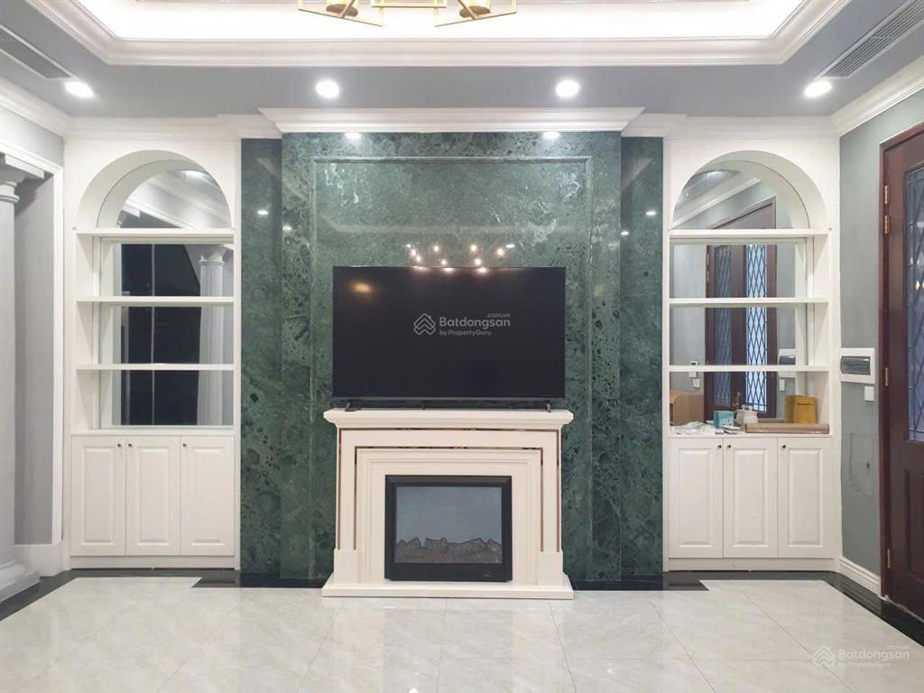 Cho thuê gấp bt vinhomes harmony. diện tích 168m2 nhà mới, có thang máy. gần công viên, trường học