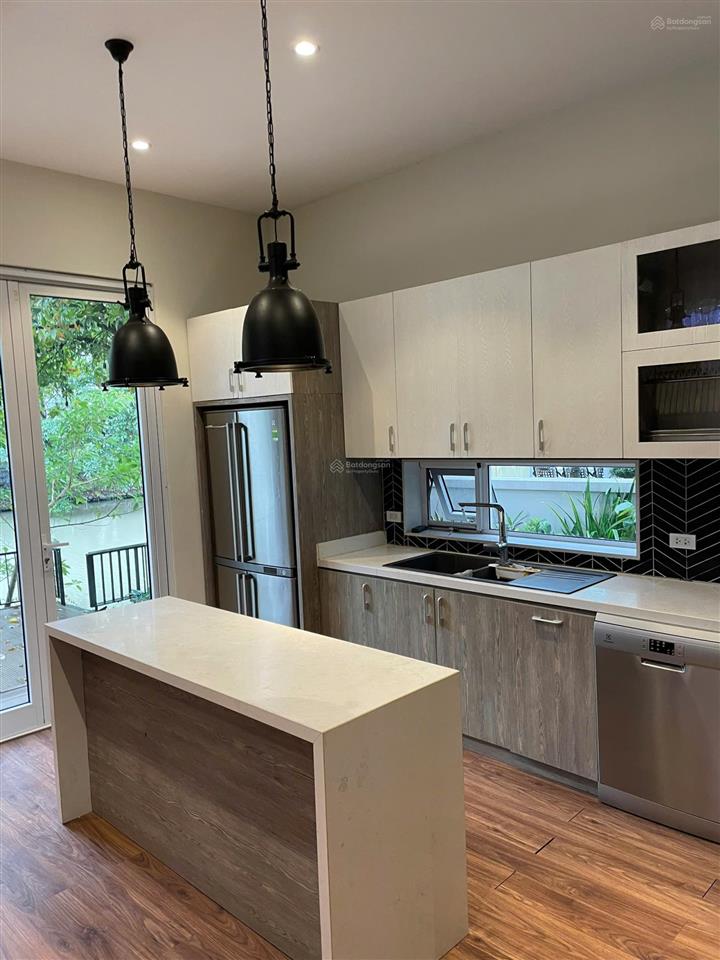 Cho thuê bt song lập 220m2 vinhomes riverside, giá 38tr nhà mới,  0944 401 ***