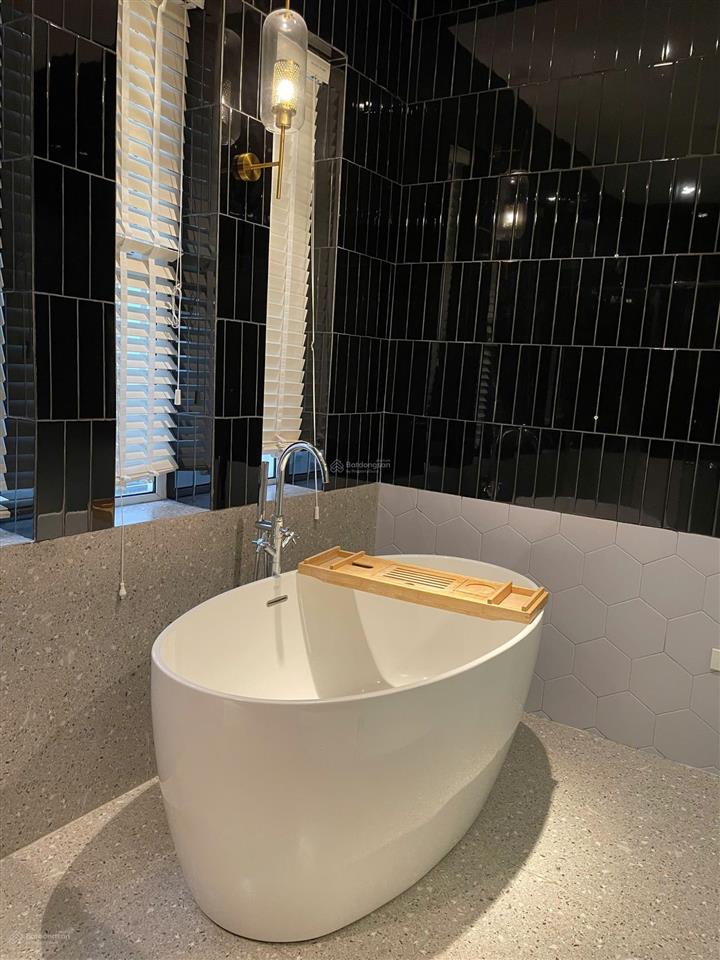 Cho thuê bt song lập 220m2 vinhomes riverside, giá 38tr nhà mới,  0944 401 ***