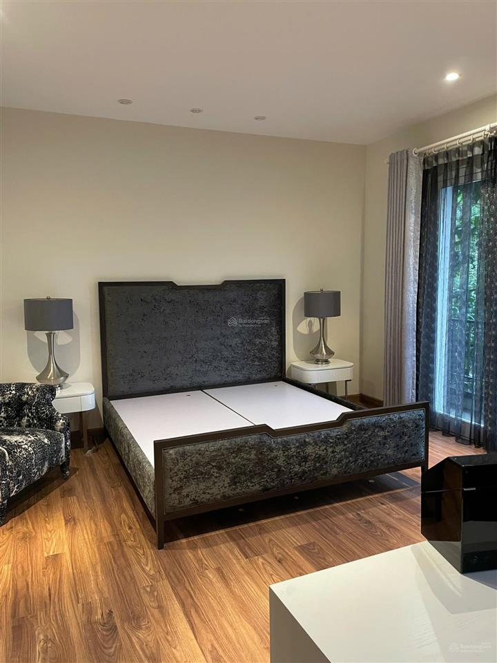 Cho thuê bt song lập 220m2 vinhomes riverside, giá 38tr nhà mới,  0944 401 ***