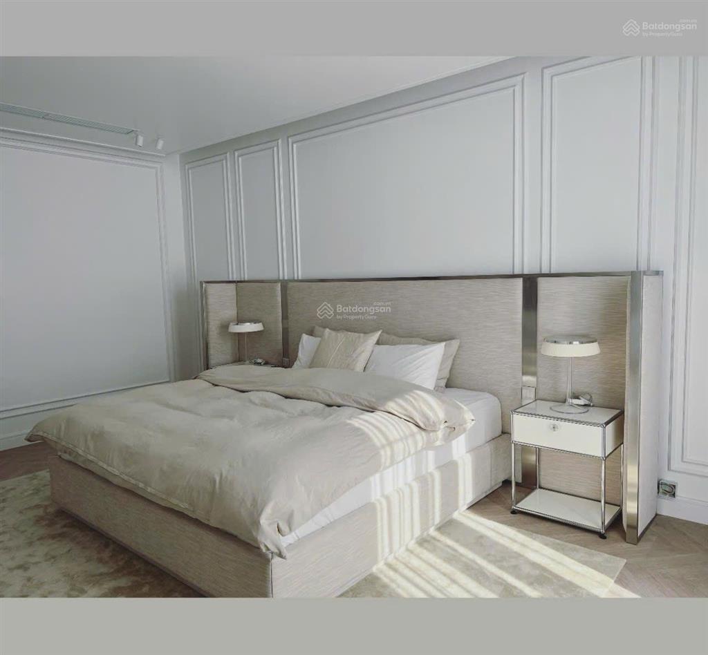 Cho thuê gấp bt hoa sữa 250m2, thang máy, 4pn, nhà mới giá 40tr/tháng, trung tâm vinhomes riverside