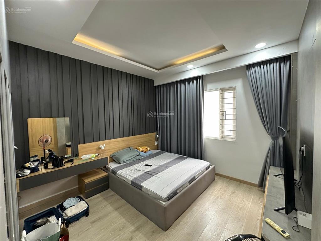 Căn hộ khánh hội 2 q4 diện tích lớn 100m² 3pn 2wc đầy đủ nội thất, ở liền giá 18triệu