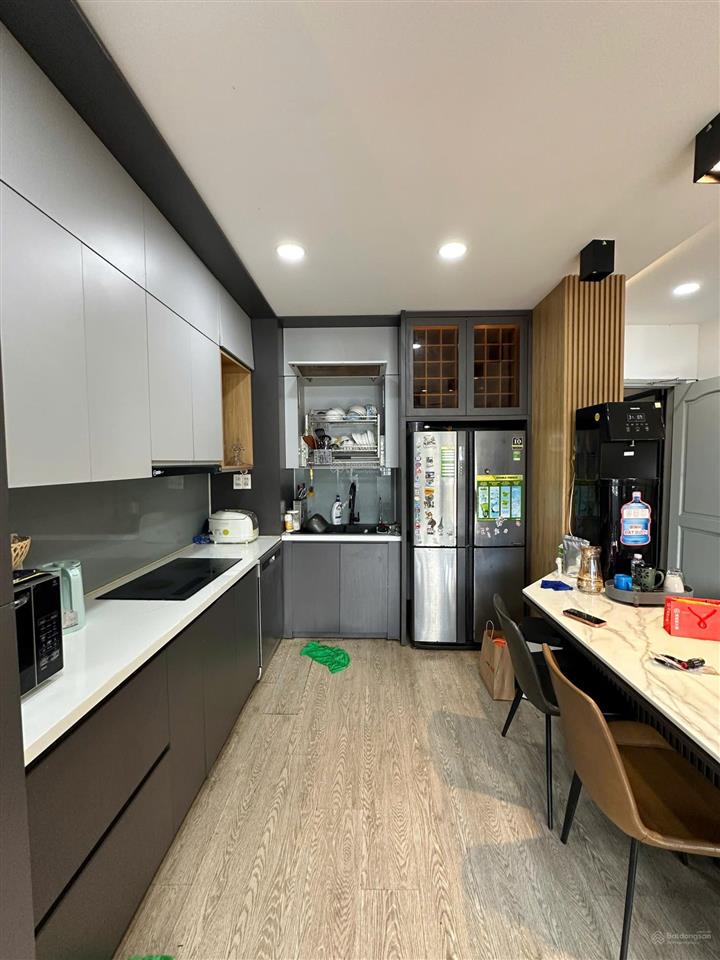Căn hộ khánh hội 2 q4 diện tích lớn 100m² 3pn 2wc đầy đủ nội thất, ở liền giá 18triệu