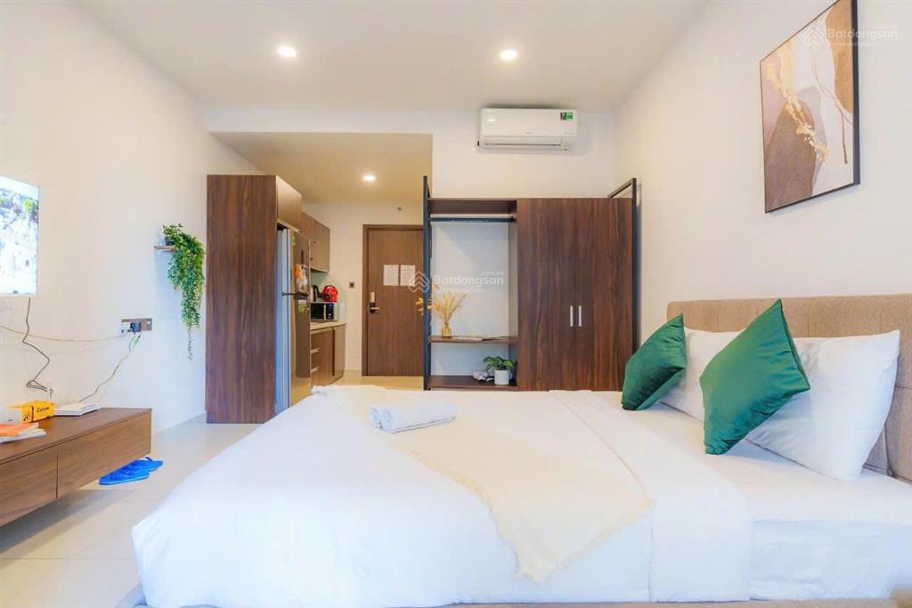 Bán saigon royal q4 43.3m2 full nội thất sẵn hợp đồng thuê giá 5.5 tỷ