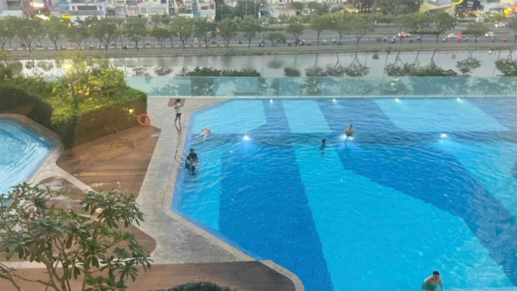 Bán gold view 2pn2wc 92m view hồ bơi sẵn hợp đồng thuê giá 8 tỷ