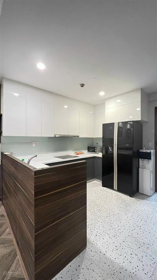 Bán gold view 2pn2wc 92m view hồ bơi sẵn hợp đồng thuê giá 8 tỷ