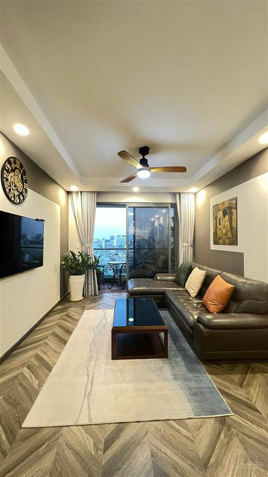 Bán gold view 2pn2wc 92m view hồ bơi sẵn hợp đồng thuê giá 8 tỷ