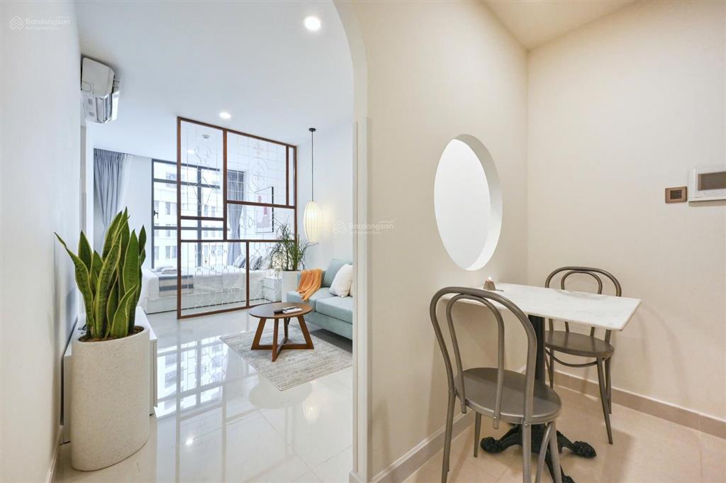 Cho thuê saigon royal 30m2 full nội thất đẹp, giá 13 triệu/tháng  nhà trống dọn vào ngay