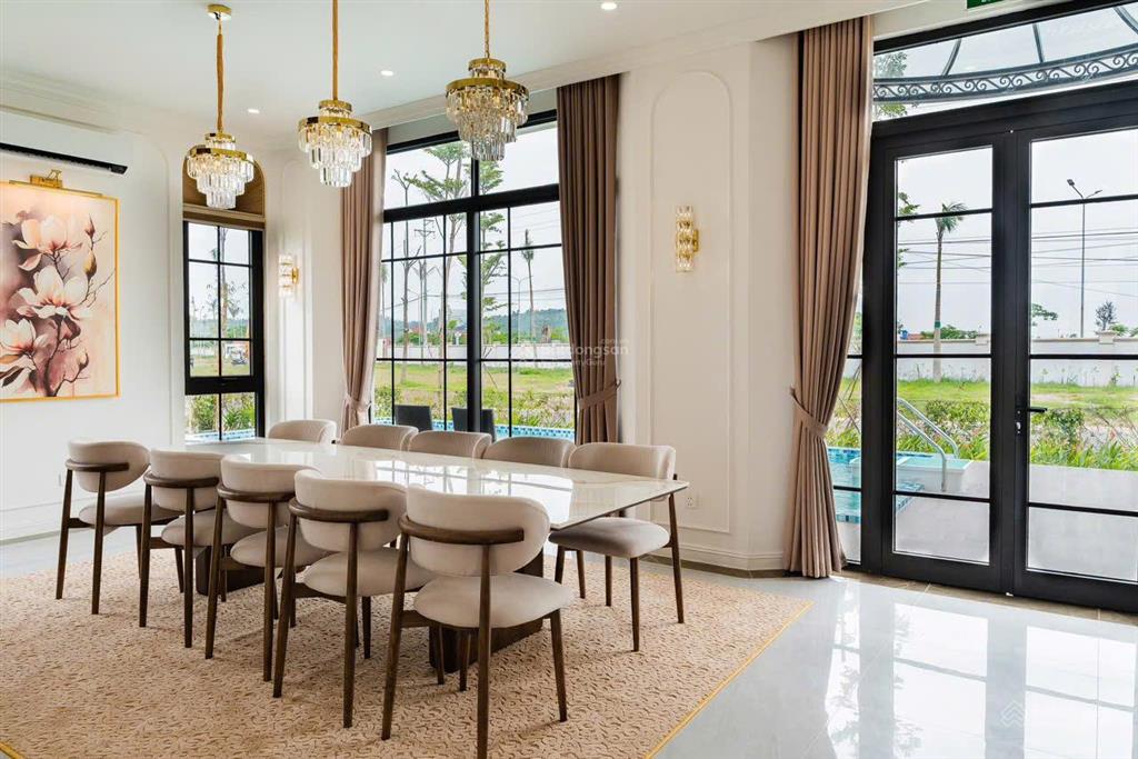 Bán tòa nhà mặt tiền bạch đằng, quận bình thạnh dt 7.5x35m  8 tầng hđt 180trieu  giá 60 tỷ