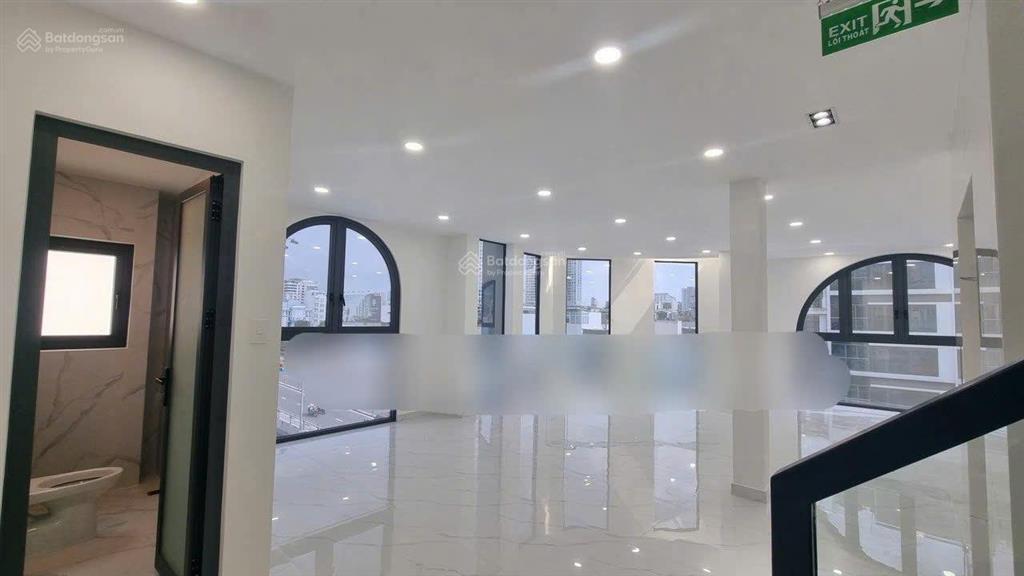 Siêu khan hiếm căn góc 2 mt đường lê văn sỹ, quận 3 5 tầngdt 10x20mhđt 240 triệugiá 62 tỷ