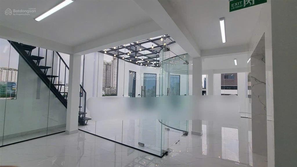Siêu khan hiếm căn góc 2 mt đường lê văn sỹ, quận 3 5 tầngdt 10x20mhđt 240 triệugiá 62 tỷ