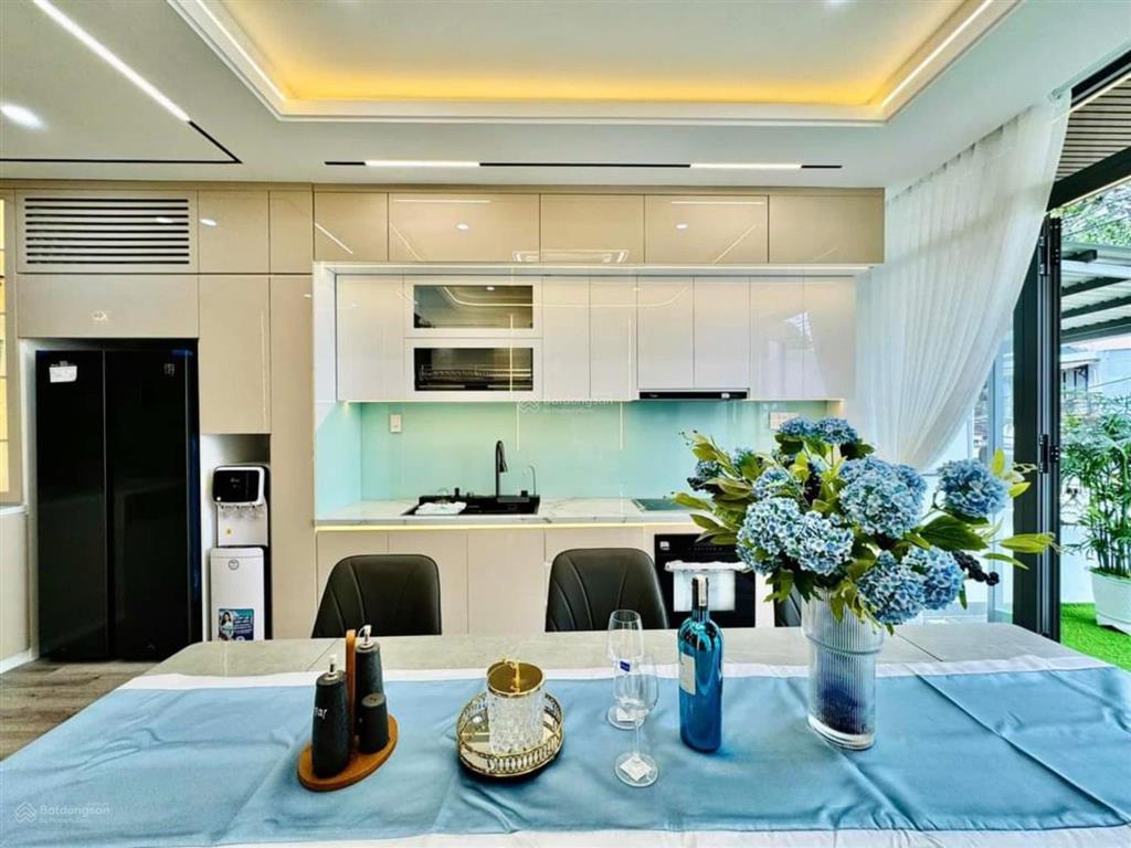Định cư bán gấp tòa nhà mặt tiền trường chinh, tân bình  7 tầng(10x24m), hđt 210 triệu, giá 39 tỷ