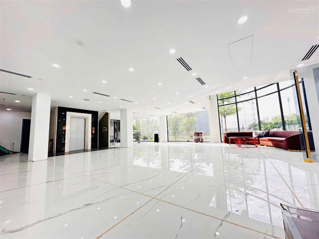 Bán tòa nhà hầm 8 tầng mặt tiền trần não  quận 2  dt 10x23m  hđt 250 triệu  giá 60 tỷ