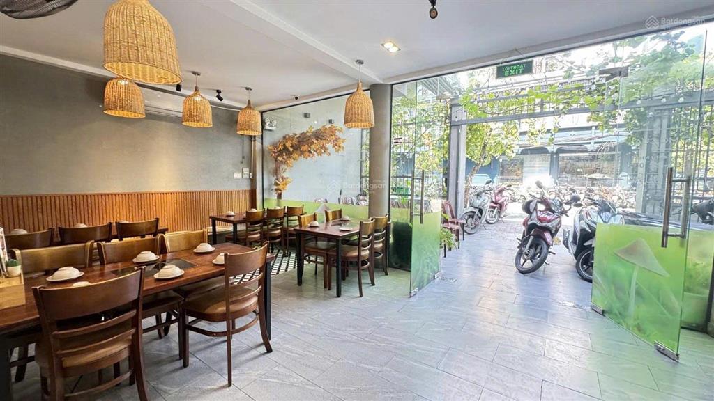 Bán nhà ngay chợ bến thành, mặt tiền ký con, quận 1, 5x20m, 4 tầng, hđt 150tr/th, giá 35 tỷ