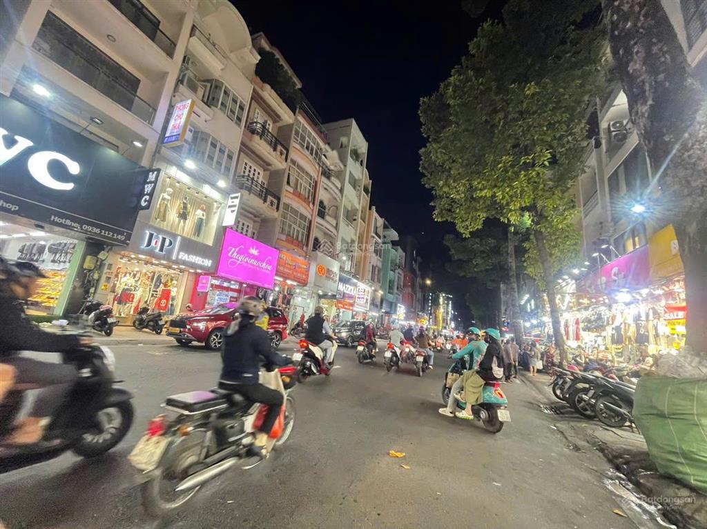 Bán gấp nhà mt nguyễn trãi 2 chiều dt 4 x 17m vuông vức giá 34 tỷ