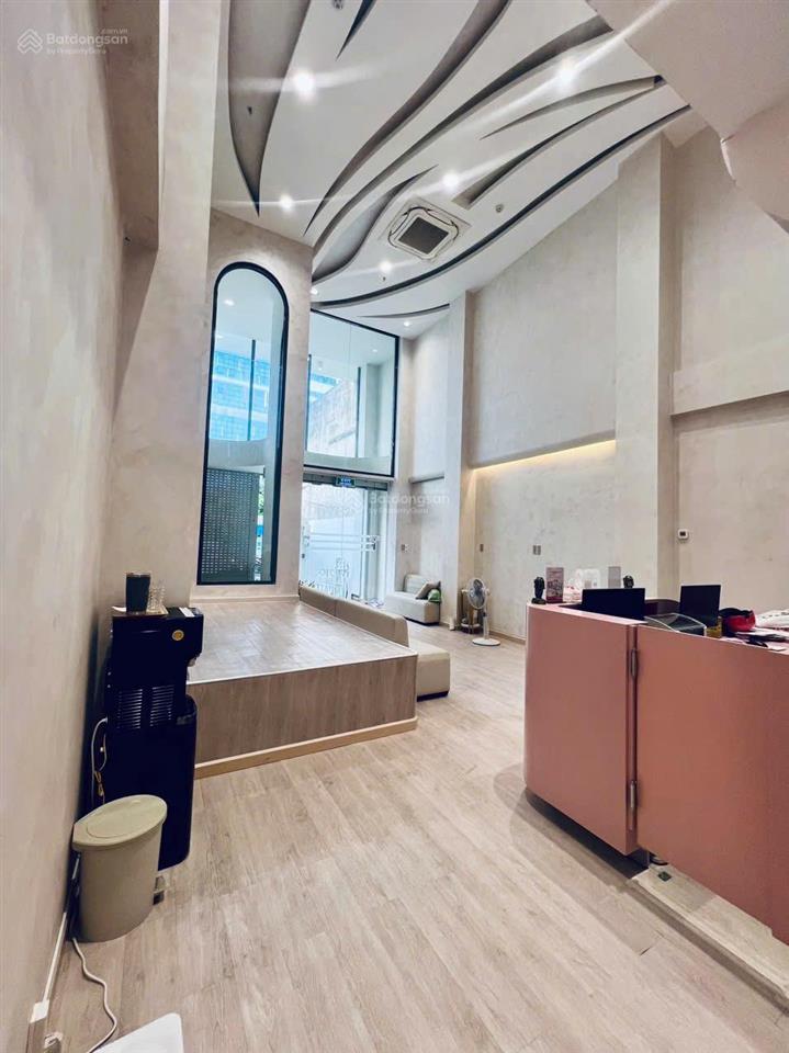 Bán gấp toà nhà đường lý thái tổ quận 10, dt 5,5 x 22m, hầm 7 tầng thang máy giá 49 tỷ