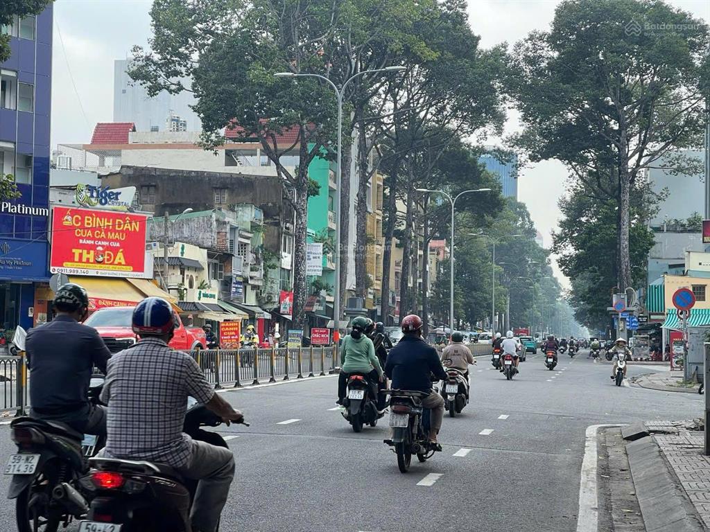 Bán gấp toà nhà đường 3/2  quận 10 dt 6m x 24m, hầm 7 tầng, nhà mới thang máy pccc  giá 55 tỷ