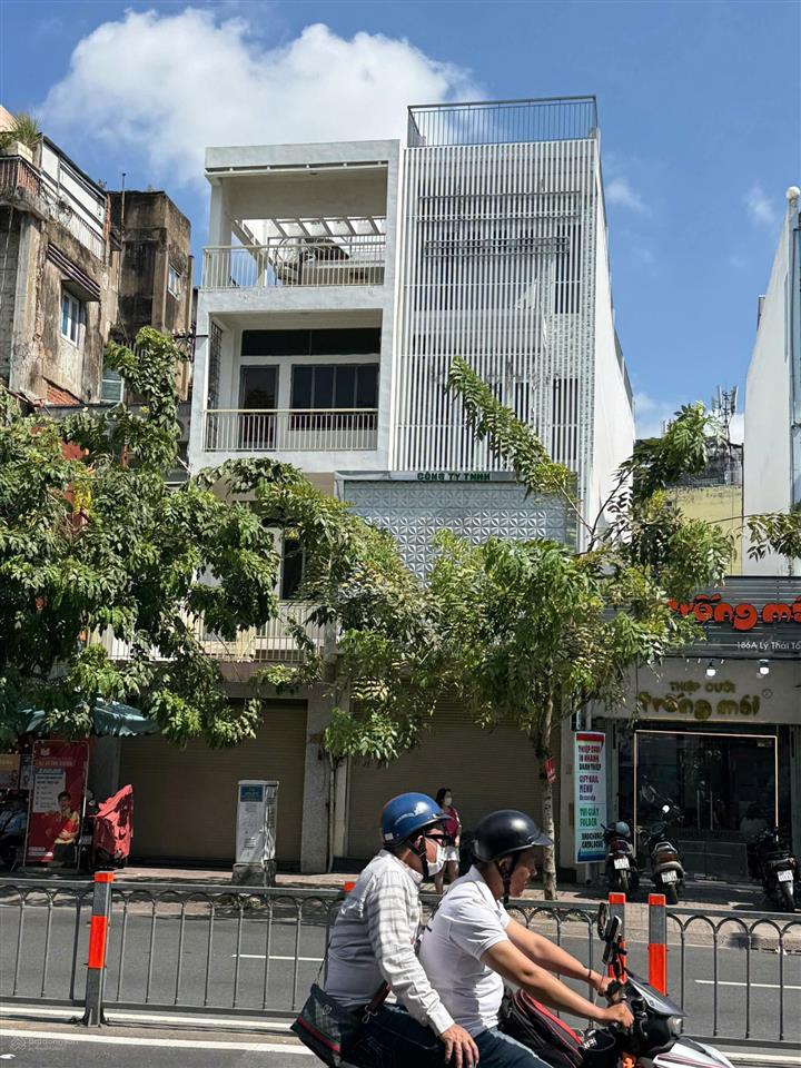 Bán gấp siêu phẩm 2 mt đường lý thái tổ  quận 3 dt 8,2m x 30m giá bán 125 tỷ thương lượng