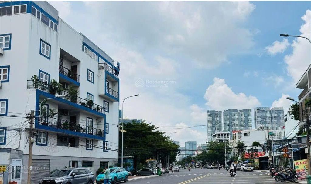 Bán gấp nhà mt đường nguyễn thiện thuật  quận 3 dt 4m x 23m, kết cấu giá 35 tỷ