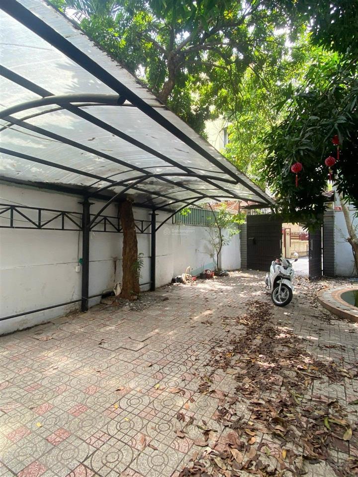 Bán gấp biệt thự khan hiếm đường nguyễn văn trỗi dt 14 x 25m kết cấu 4 tầng có thang máy, giá 68 tỷ