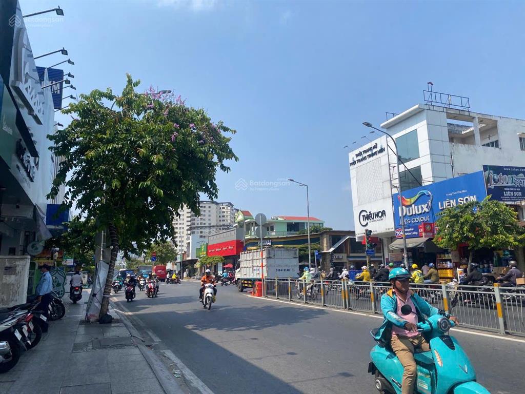 Bán gấp nhà mt rẻ nhất đường luỹ bán bích dt nh 15,3 x 50m full thổ, được xd cao tầng  giá 55 tỷ