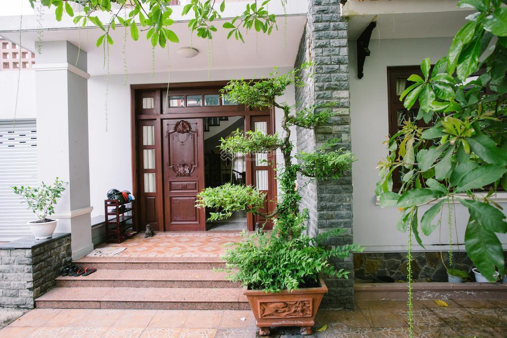 Bán gấp biệt thự khan hiếm đường lê văn sỹ  quận 3 dt 13,2 x 25m, giá bán 227 triệu/m2