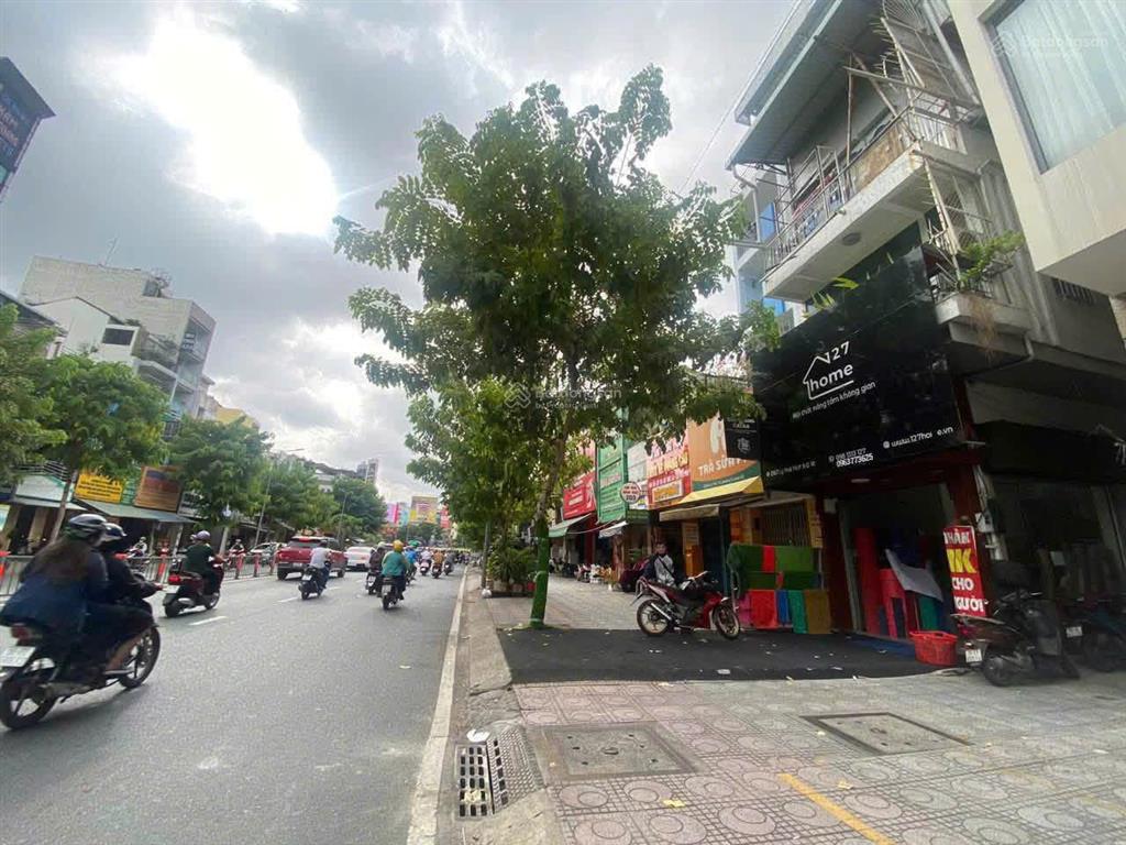 Chủ nợ ngân hàng bán gấp nhà mt lý thái tổ  quận 3 dt 8 x 16m kết cấu 7 tầng giá bán 50 tỷ