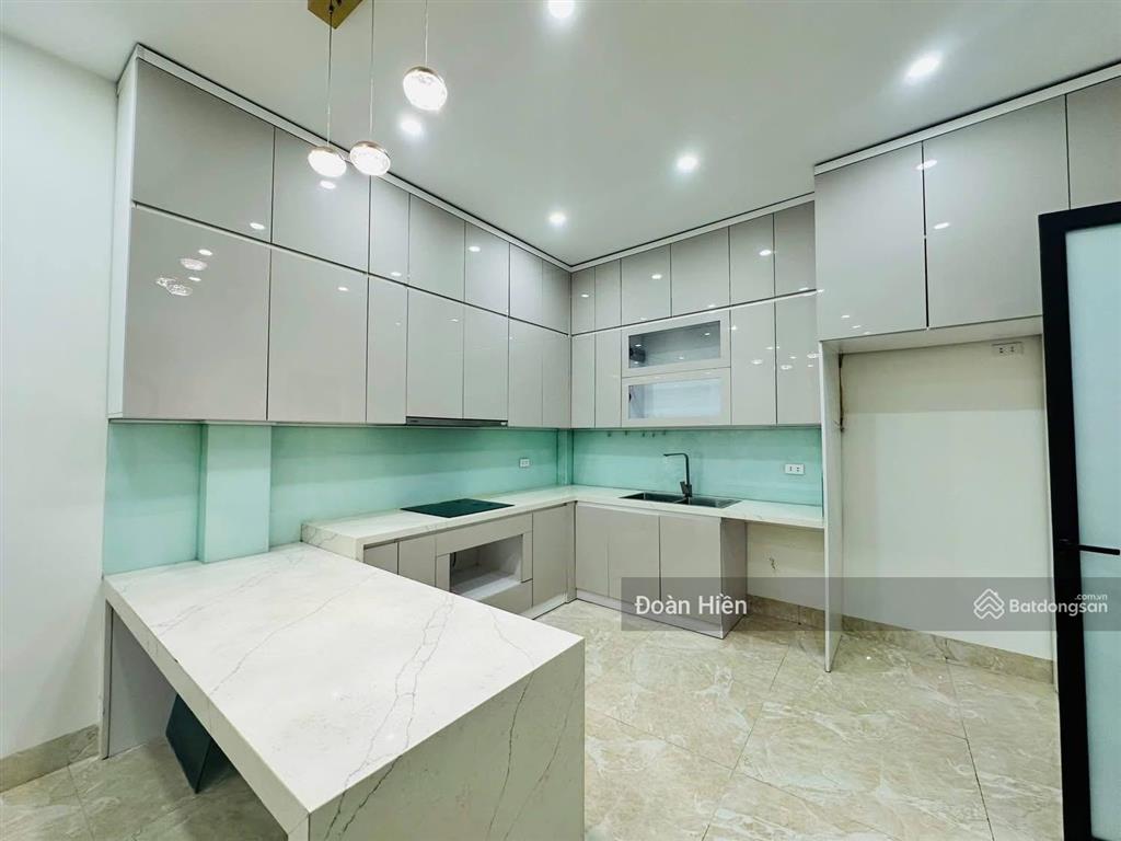 Cực hiếm nhà bán, phố cửa bắc, 25m ra ô tô, kd, ngõ thông thoáng, dân xây chắc chắn, tặng nt,5t*32m