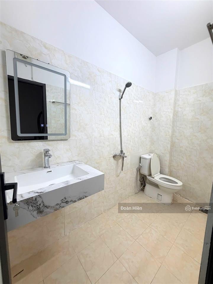 Cực hiếm nhà bán, phố cửa bắc, 25m ra ô tô, kd, ngõ thông thoáng, dân xây chắc chắn, tặng nt,5t*32m