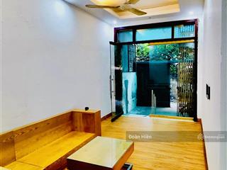 Tích lũy tương lai, nhà to rộng hoàng hoa thám, mặt ngõ nông,ô tô đỗ cửa,2 thoáng, ở/giữ tiền 46m2