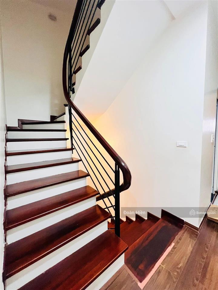 Chủ bán gấp trước tết! nhà ngọc khánh, ngõ thông, ba gác chạy, gần bãi xe ô tô, tặng nt, 50m*4t