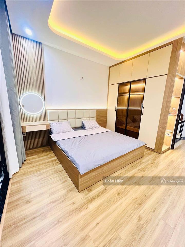 Chủ mót bán! nhà đội cấn, ngõ thông, gần ô tô, dân xây kcbt, tặng kèm nt, 45m*5t, chỉ 8,2 tỷ