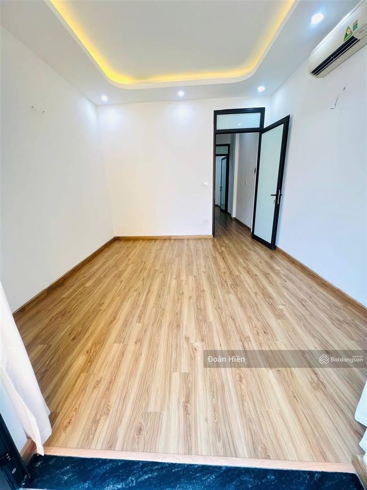 Chủ mót bán! nhà đội cấn, ngõ thông, gần ô tô, dân xây kcbt, tặng kèm nt, 45m*5t, chỉ 8,2 tỷ