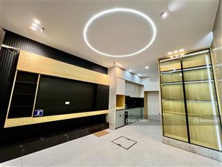 Xuân la  võ chí công  lạc long quân, nhà đẹp ở ngay trước tết, 5 tạ đỗ cổng, sổ vuông a4, 33m2