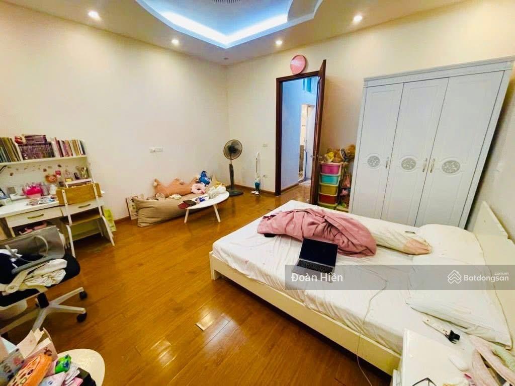 Xem là chốt! nhà kim mã, dân xây chắc chắn, 43m*4t, gần phố, ngõ thông, thoáng, ở ngay