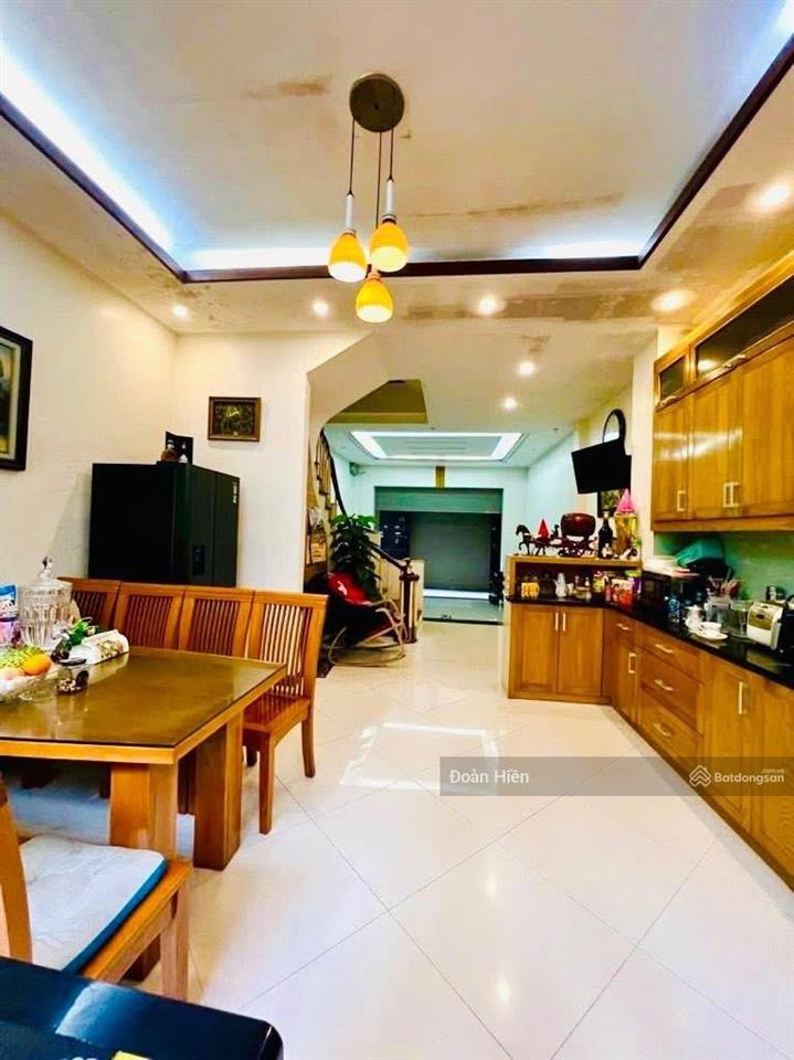 Xem là chốt! nhà kim mã, dân xây chắc chắn, 43m*4t, gần phố, ngõ thông, thoáng, ở ngay