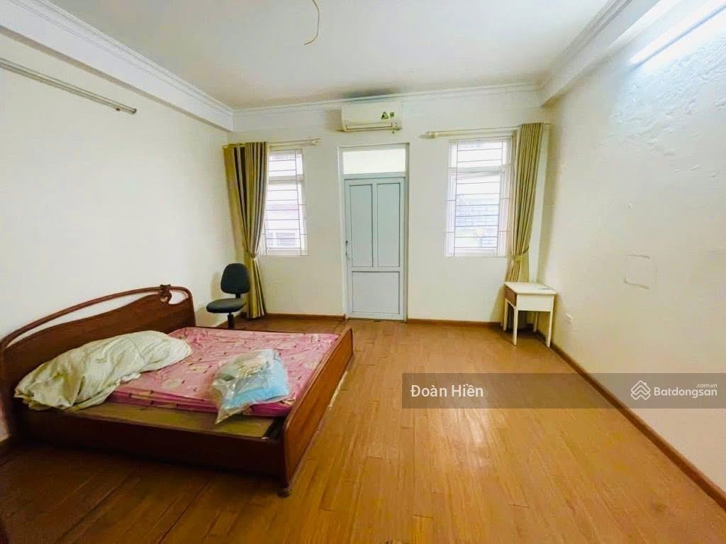 Xem là chốt! nhà kim mã, dân xây chắc chắn, 43m*4t, gần phố, ngõ thông, thoáng, ở ngay