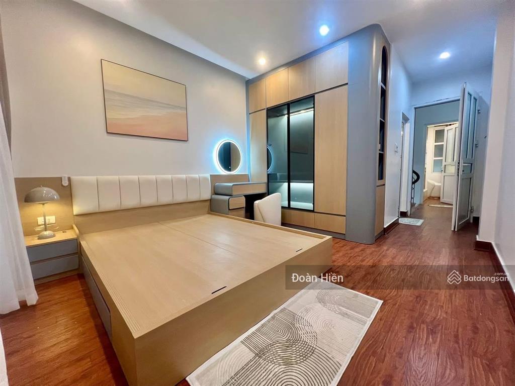 Chính chủ bán nhà phố cầu giấy! dân xây chắc chắn, 46m*5t, gần ô tô, ngõ thông, thoáng