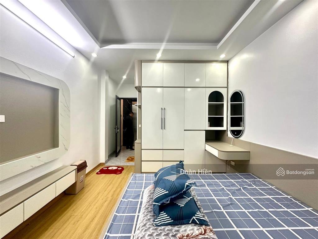 Chủ f0 cần sang tên nhà mới đội cấn, 6 tầng thang máy êm ru, 2 thoáng, ngõ 3 ba gác, full nt ở ngay