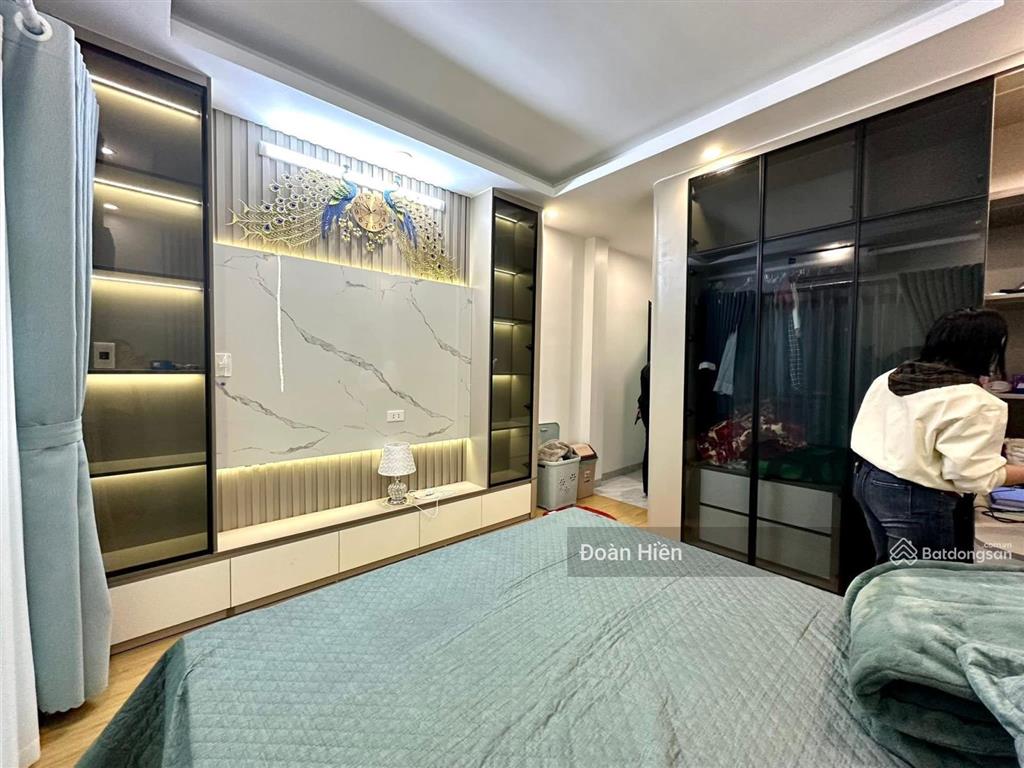 Chủ f0 cần sang tên nhà mới đội cấn, 6 tầng thang máy êm ru, 2 thoáng, ngõ 3 ba gác, full nt ở ngay