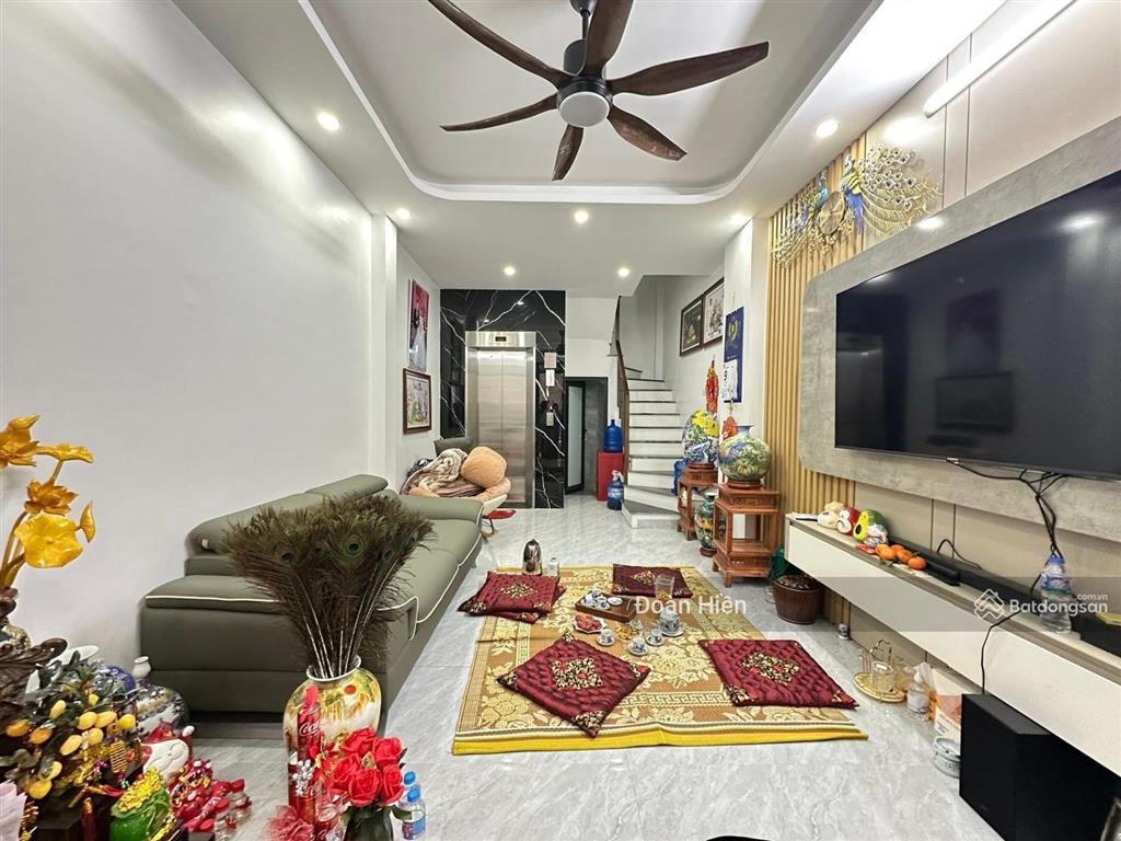 Chủ f0 cần sang tên nhà mới đội cấn, 6 tầng thang máy êm ru, 2 thoáng, ngõ 3 ba gác, full nt ở ngay