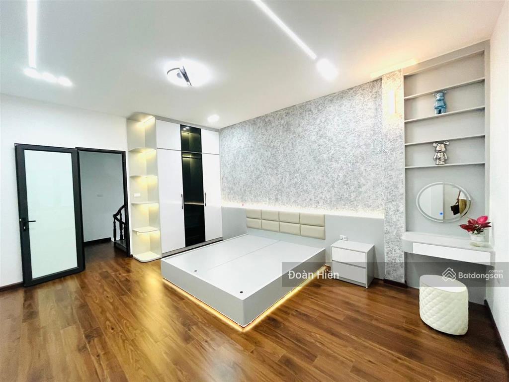 Chạm đáy! lô góc phan kế bính, nhà mới ở ngay, ngõ to ôtô đỗ cổng, gần phố, tặng full nt, 45m2*5t