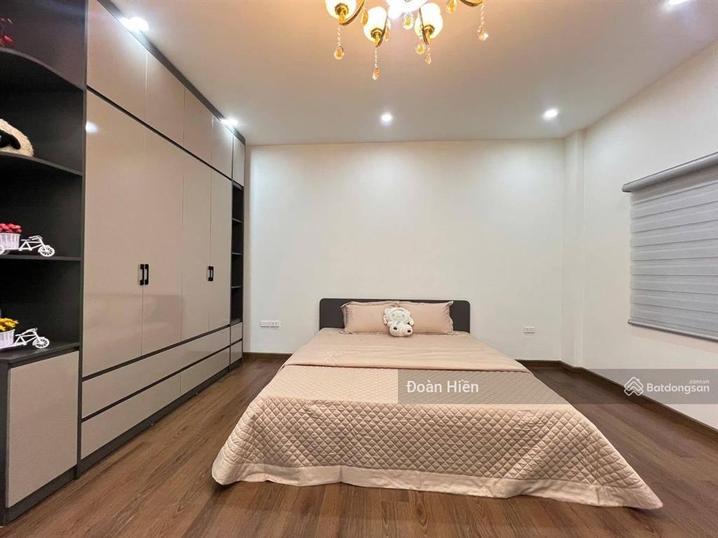 Chỉ 7,5 tỷ sở hữu nhà phố ngọc hà 39m2*5t, ngõ thông kinh doanh 50m oto tránh, hồ điều hòa, tặng nt