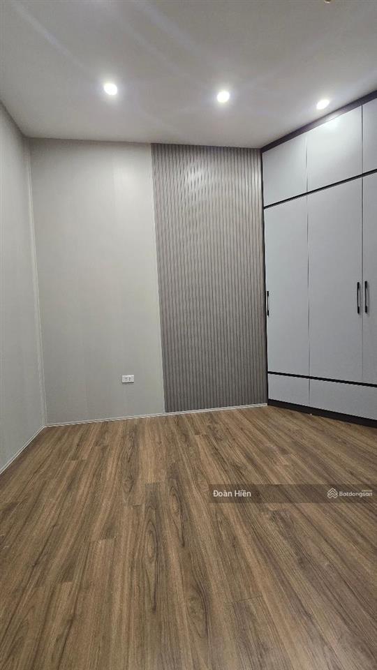Tin chuẩn! nhà mới đội cấn ngay sát hồ đầm tròn, 10m ra phố ô tô tránh, dtsd 40m2, thương lượng sâu