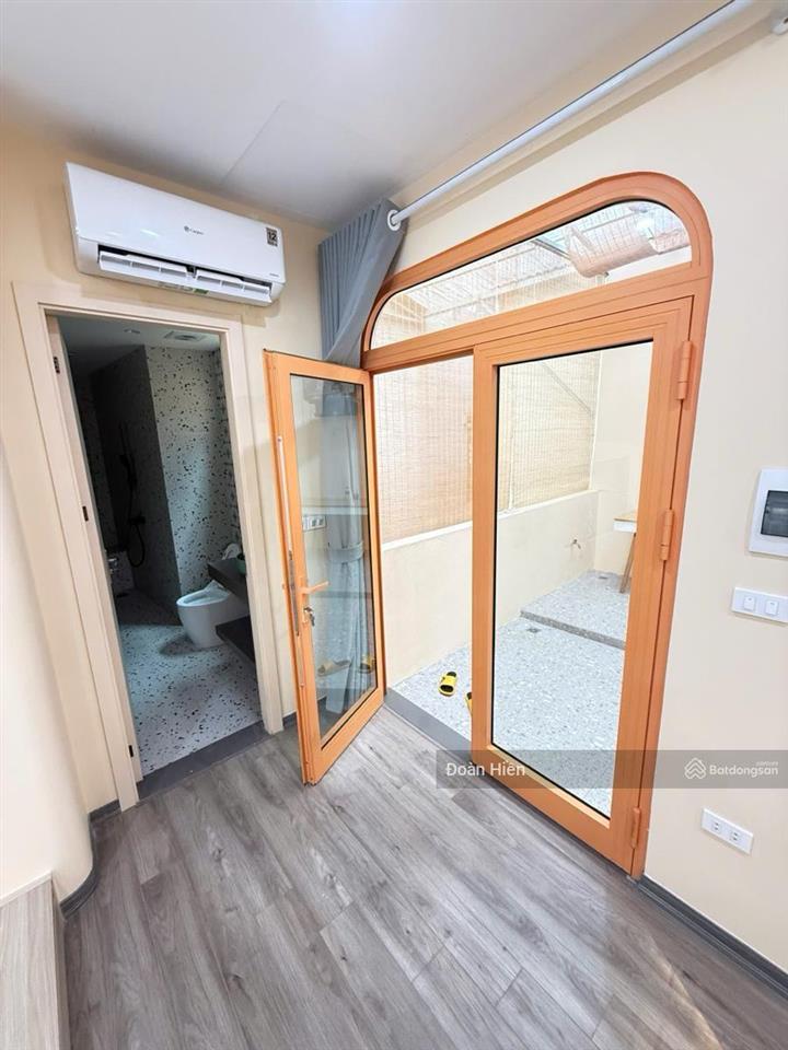 Cực hiếm! nhà đẹp trúc bạch, phố cổ ngõ nông 20m ra phố, ban công đón sáng, ở ngay/kd homestay 36m2