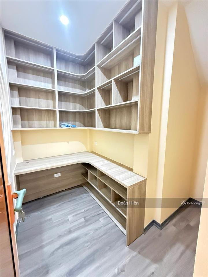 Cực hiếm! nhà đẹp trúc bạch, phố cổ ngõ nông 20m ra phố, ban công đón sáng, ở ngay/kd homestay 36m2