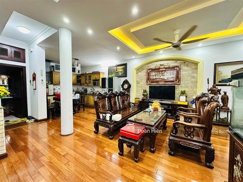 Mặt ngõ vip vạn bảo, ô tô lùi cửa, 40m ra phố, kinh doanh, sổ phân lô, dân xây ở ngay, 42m2*5t