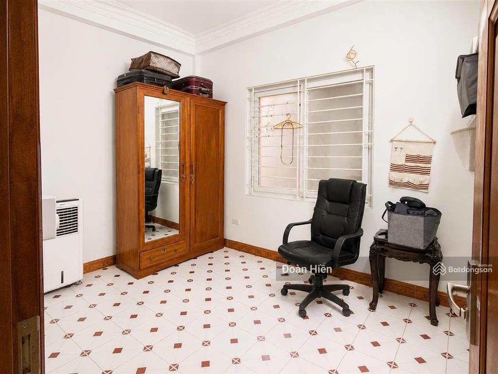 Gấp! dương quảng hàm, ô tô vào nhà, ngõ thông, dân xây, ở/cho thuê, dt ~20tr/th, sổ vuông a4, 47m2