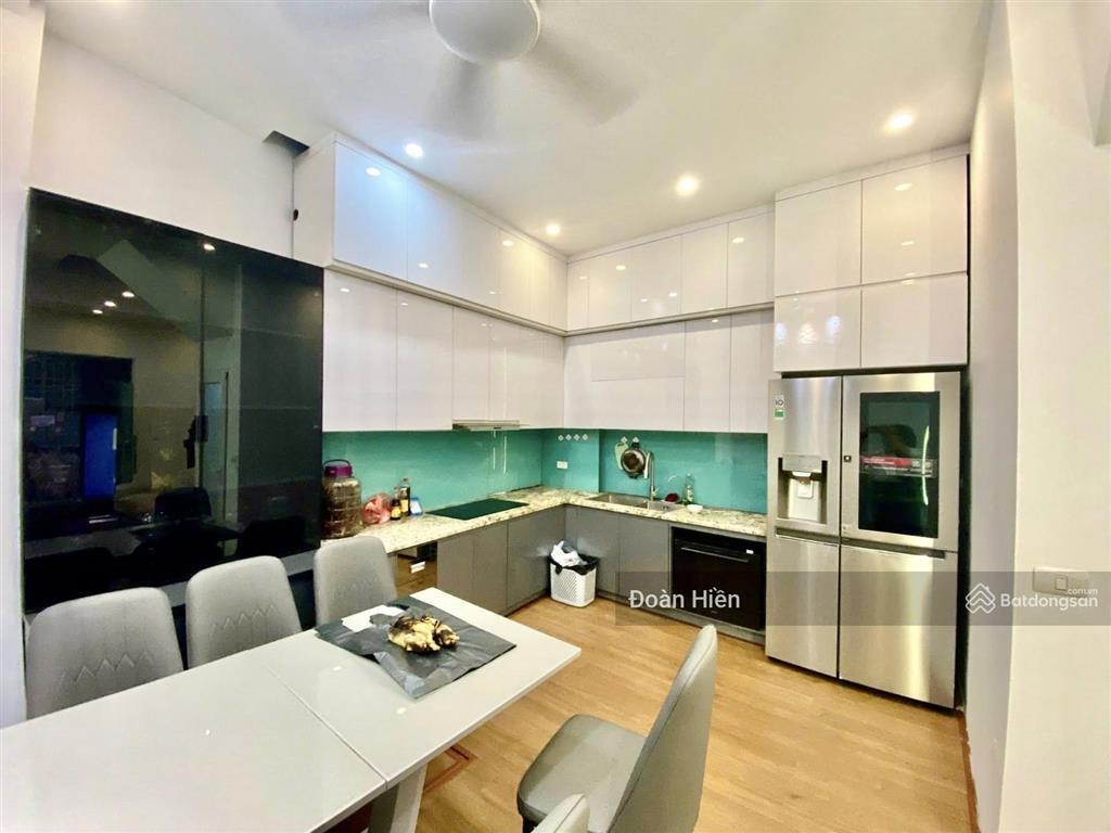 Giảm giá 500 triệu! nhà đội cấn, lô góc 3 thoáng, ngõ thông ngọc hà,tiềm năng tăng giá cao,37m²*4t