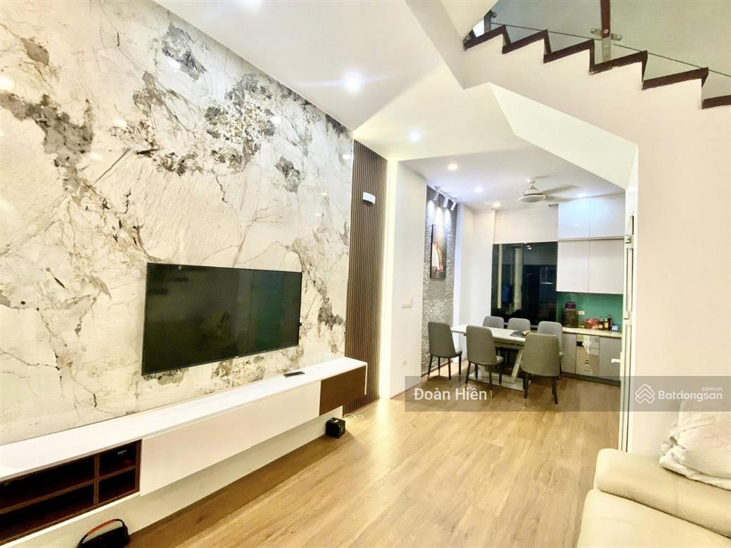 Giảm giá 500 triệu! nhà đội cấn, lô góc 3 thoáng, ngõ thông ngọc hà,tiềm năng tăng giá cao,37m²*4t